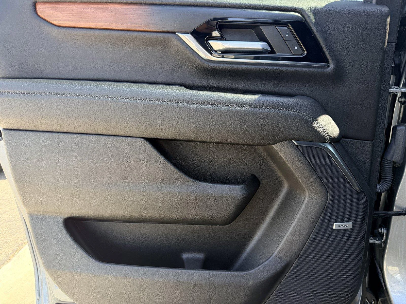 Used 2025 Sterling Metallic GMC Denali image 17
