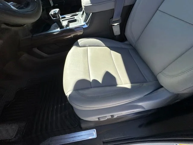 New 2026 White Chevrolet RST image 17