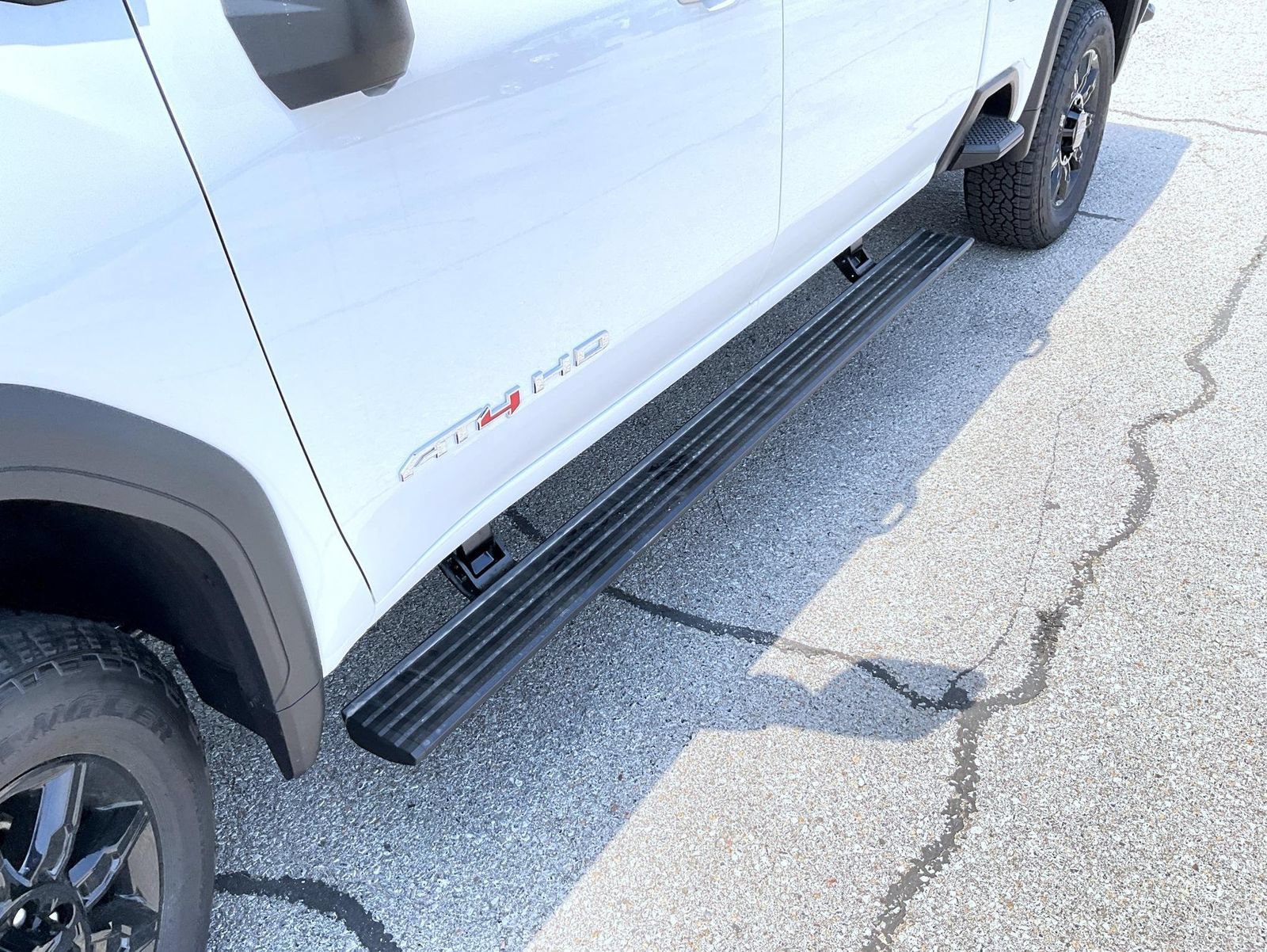 New 2026 Summit White GMC AT4 image 21