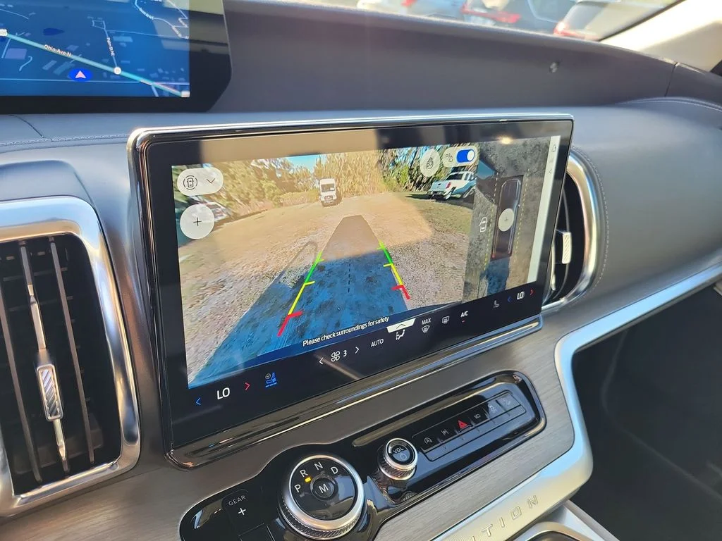 New 2026 Dark Matter Gray Metallic Ford MAX Platinum® image 17