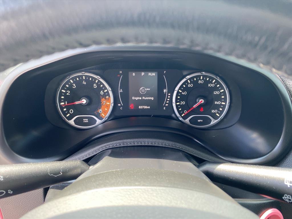 Used 2017 Glacier Metallic Jeep Latitude image 19