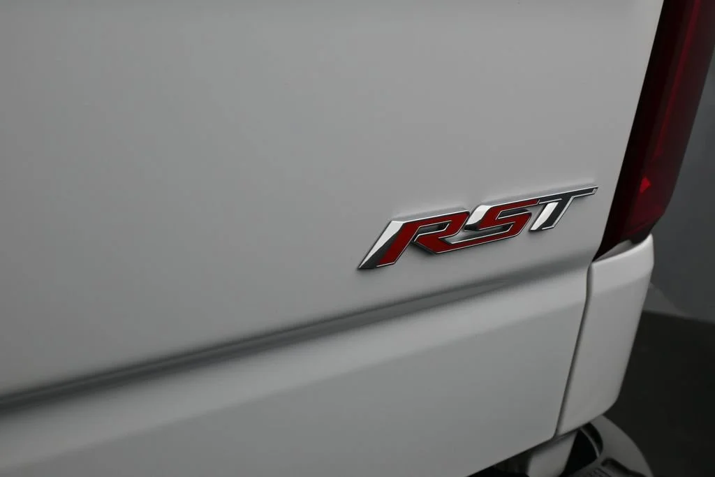 Used 2026 Summit White Chevrolet RST image 32