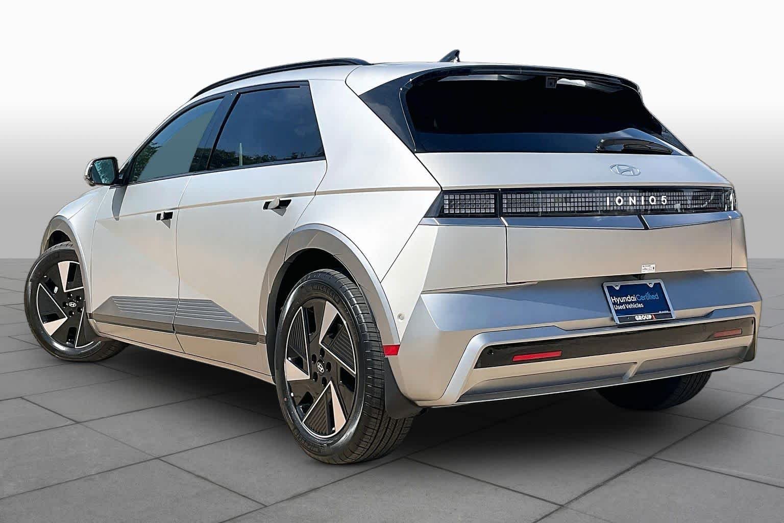 2026 Hyundai IONIQ 5 Limited - Photo 11