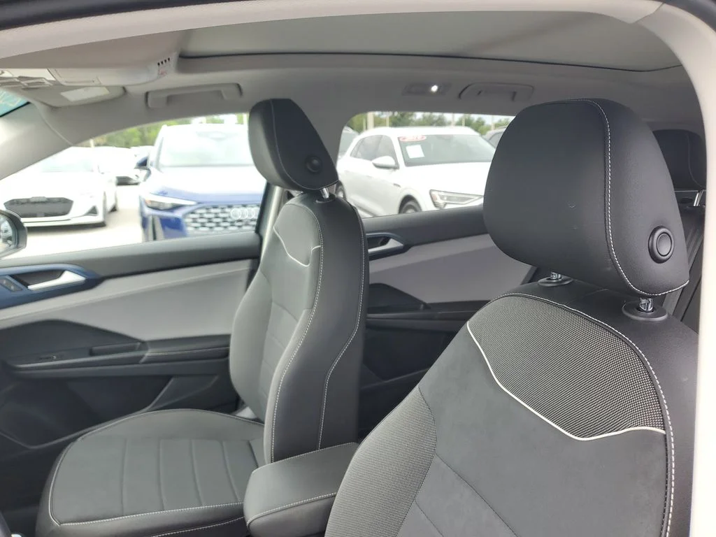 Used 2024 Gray Volkswagen 1.5T SE image 22