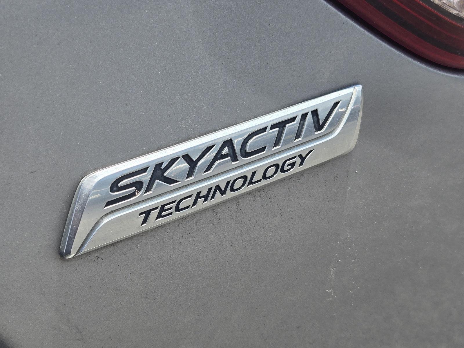 Used 2013 Liquid Silver Metallic Mazda Grand Touring image 12