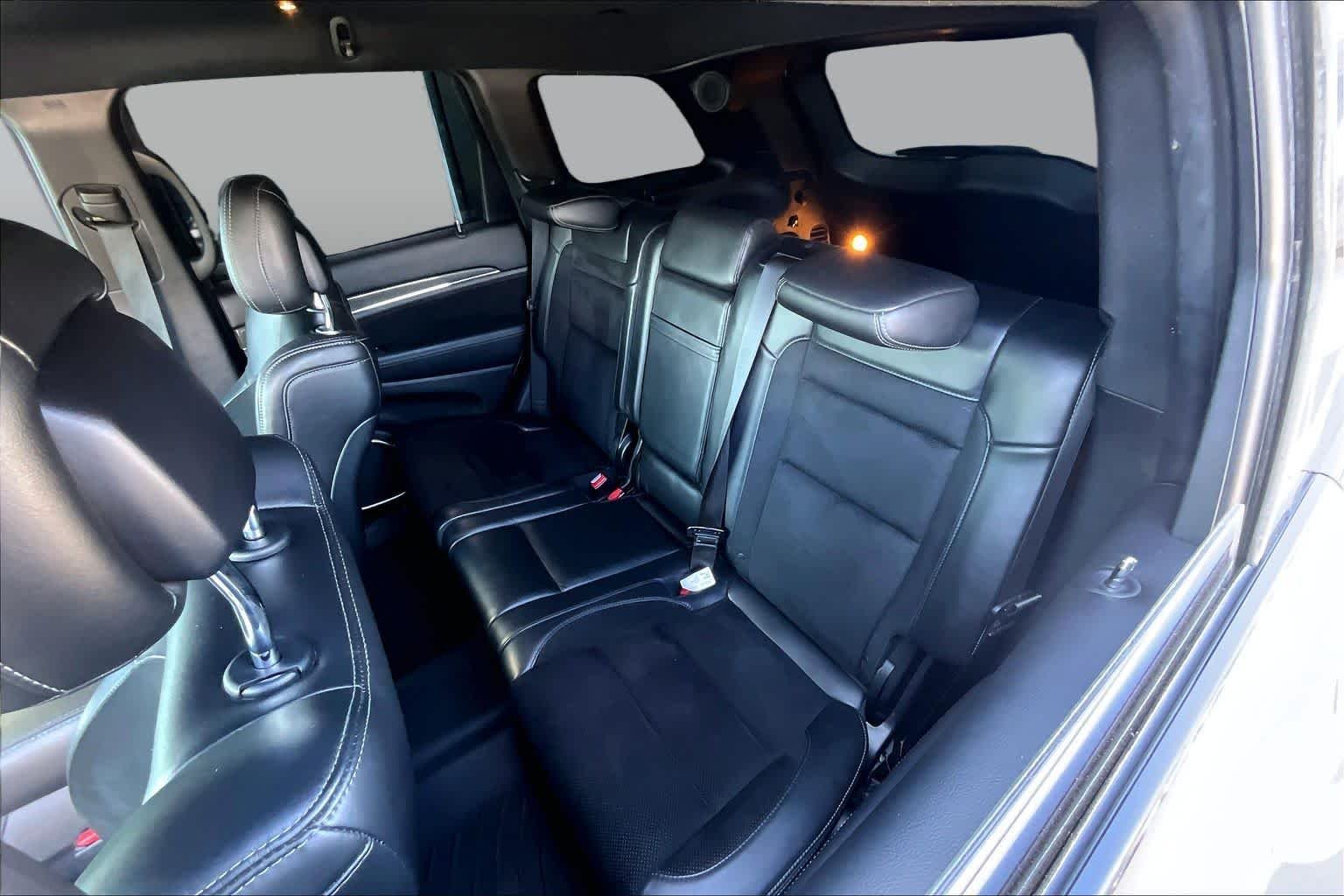 Used 2018 Bright White Clearcoat Jeep SRT image 20