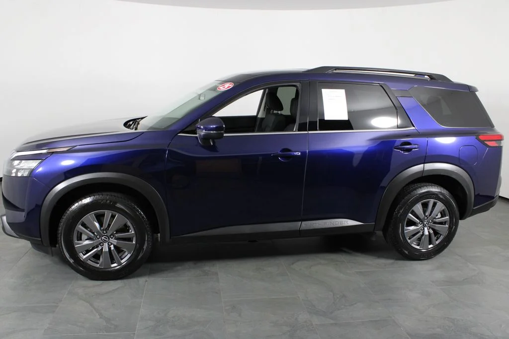 2025 Nissan Pathfinder SV - Photo 12