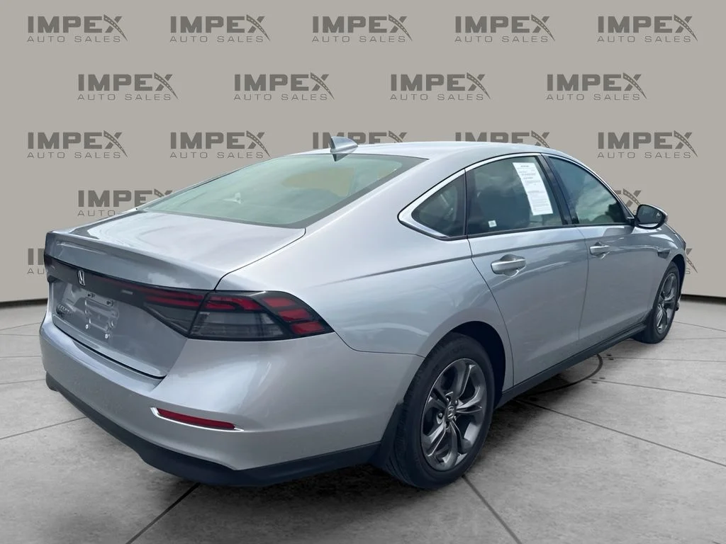 Used 2023 Silver Honda EX image 3