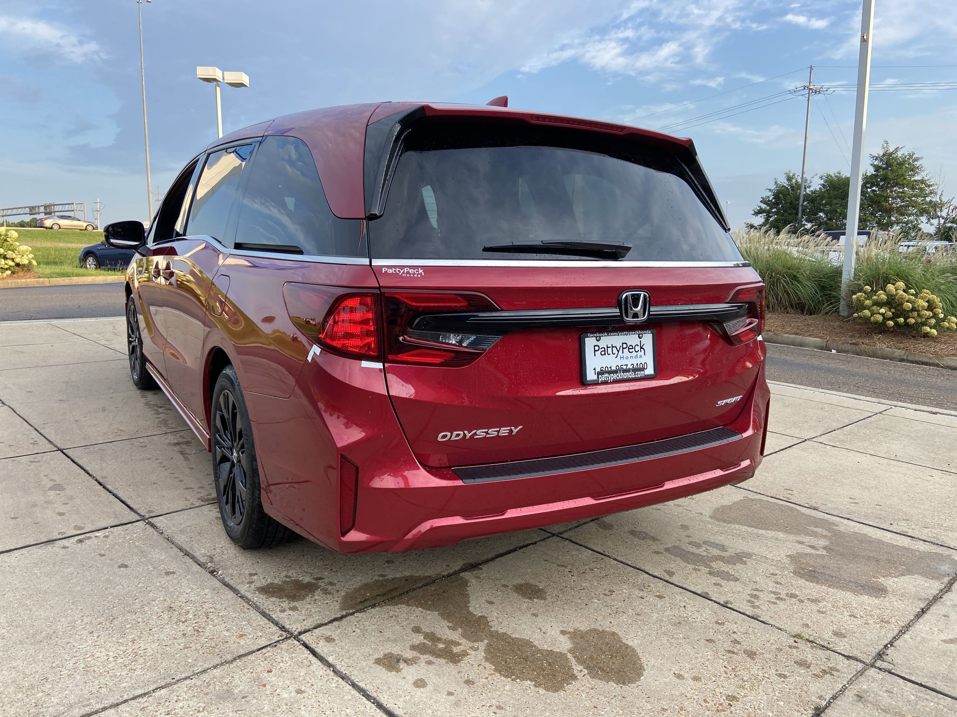New 2026 Radiant Red Metallic II Honda Sport-L image 8