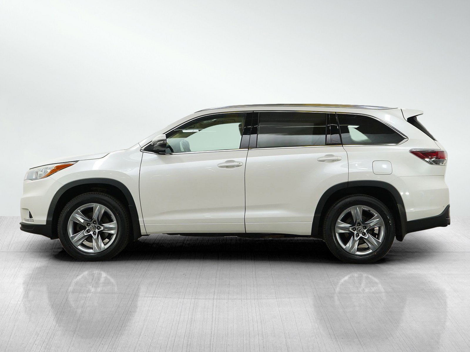 Used 2015 Toyota Highlander Limited with VIN 5TDDKRFH9FS118163 for sale in White Bear Lake, Minnesota