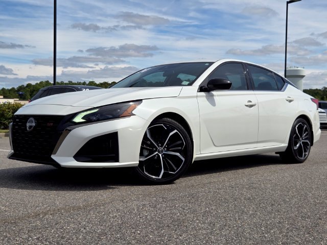 Used 2024 White Nissan 2.5 SR image 23