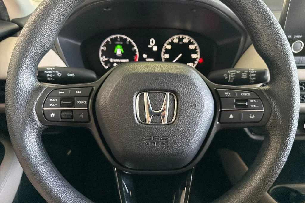 Used 2025  Honda LX image 29