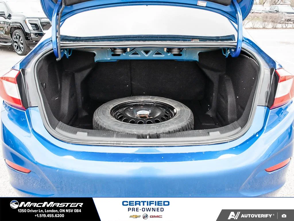 Certified Used 2018  Chevrolet Premier Auto image 14