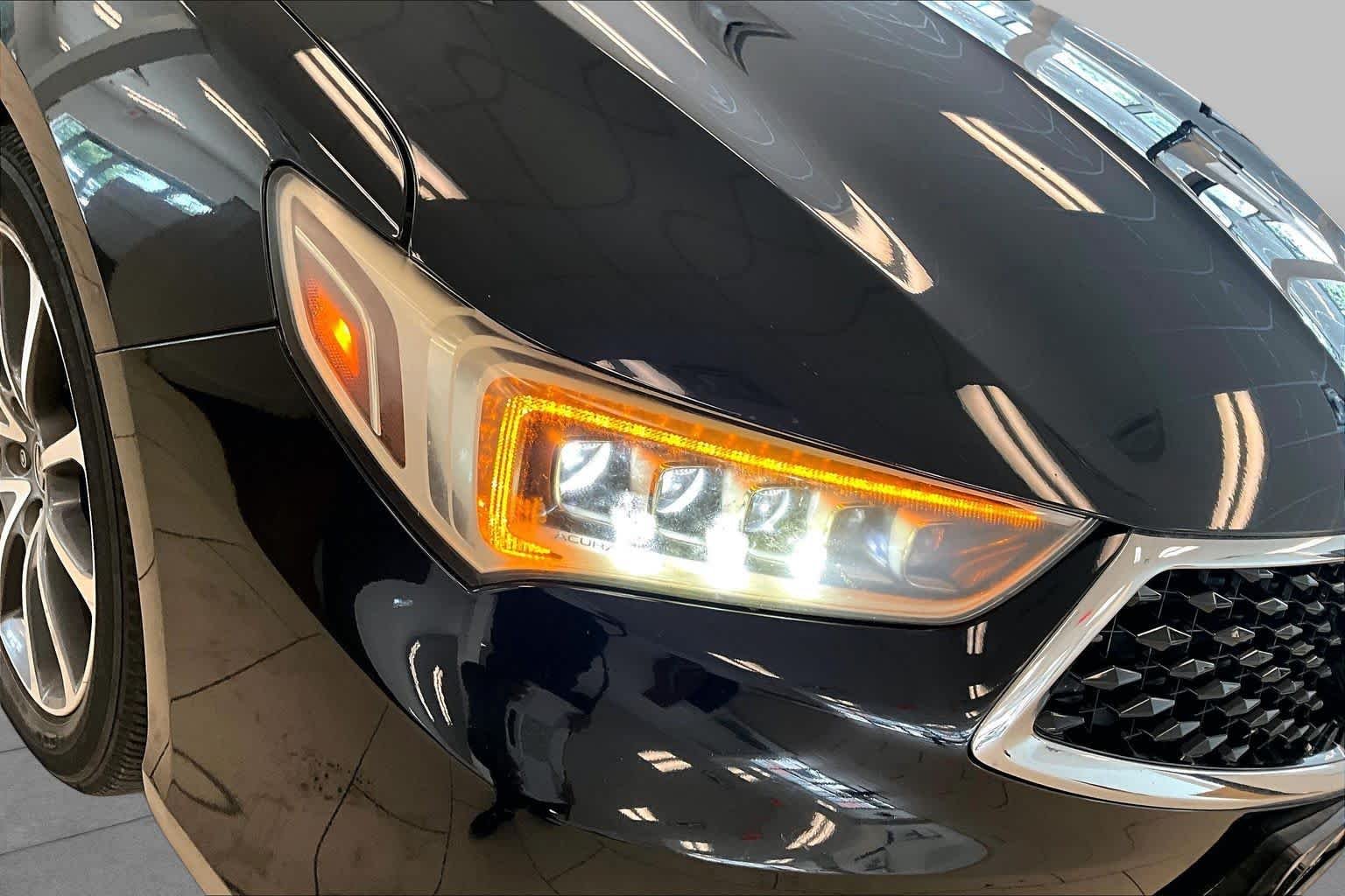 Used 2018 Crystal Black Pearl Acura w/Technology Pkg image 26