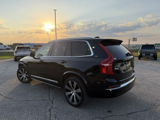 Certified Used 2023 Onyx Black Metallic Volvo Plus Bright Theme image 5