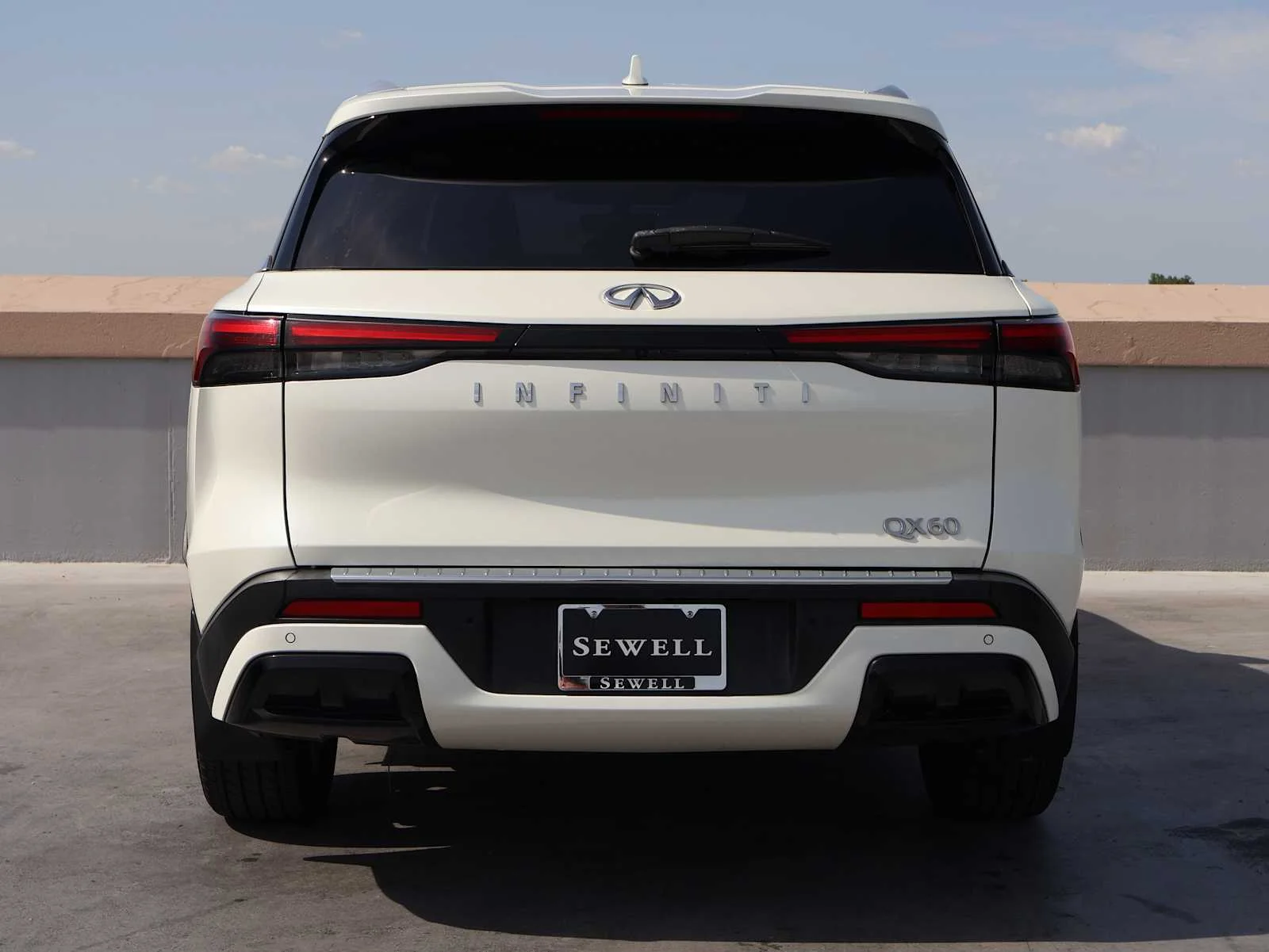 Certified Used 2023 Majestic White INFINITI LUXE image 8