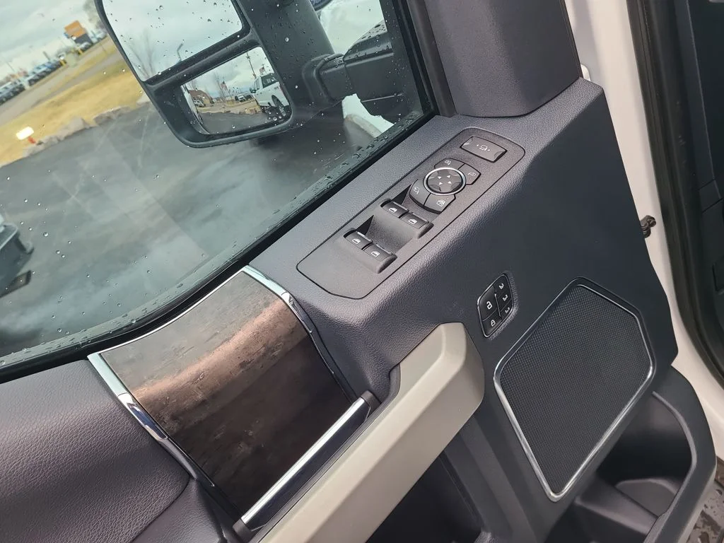 Used 2022 White Ford Lariat image 20