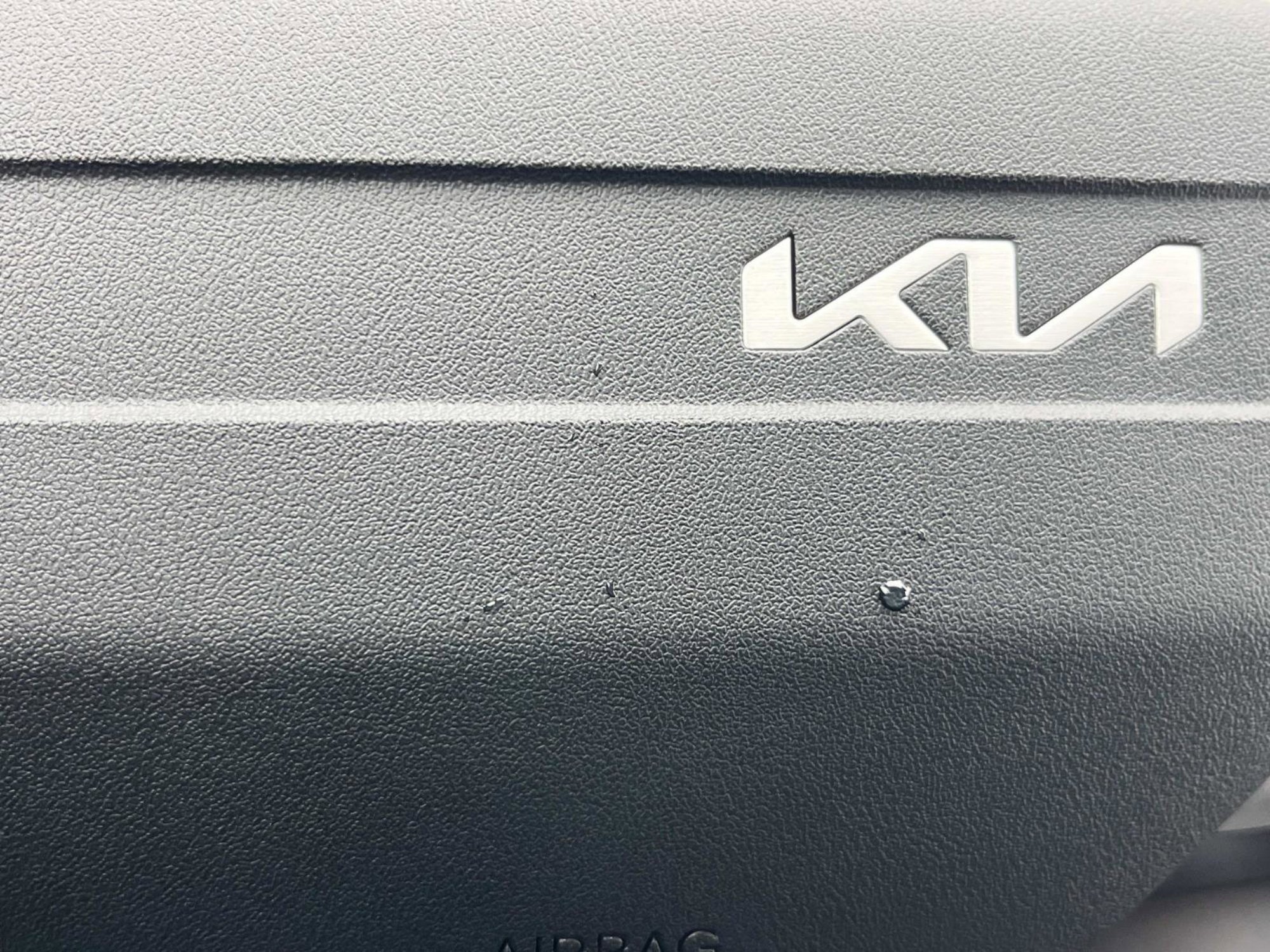 New 2025 Snow White Pearl Kia LXS image 26