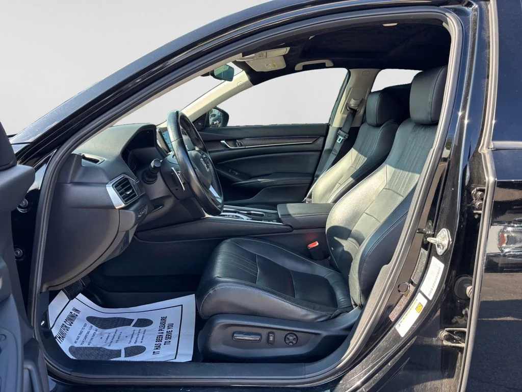 Used 2018 Black Honda Touring 2.0T image 10
