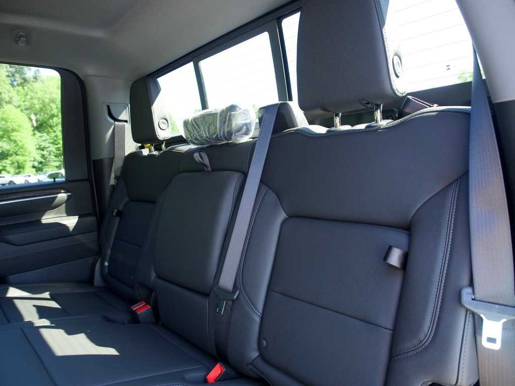 New 2026 Onyx Black GMC SLT image 15