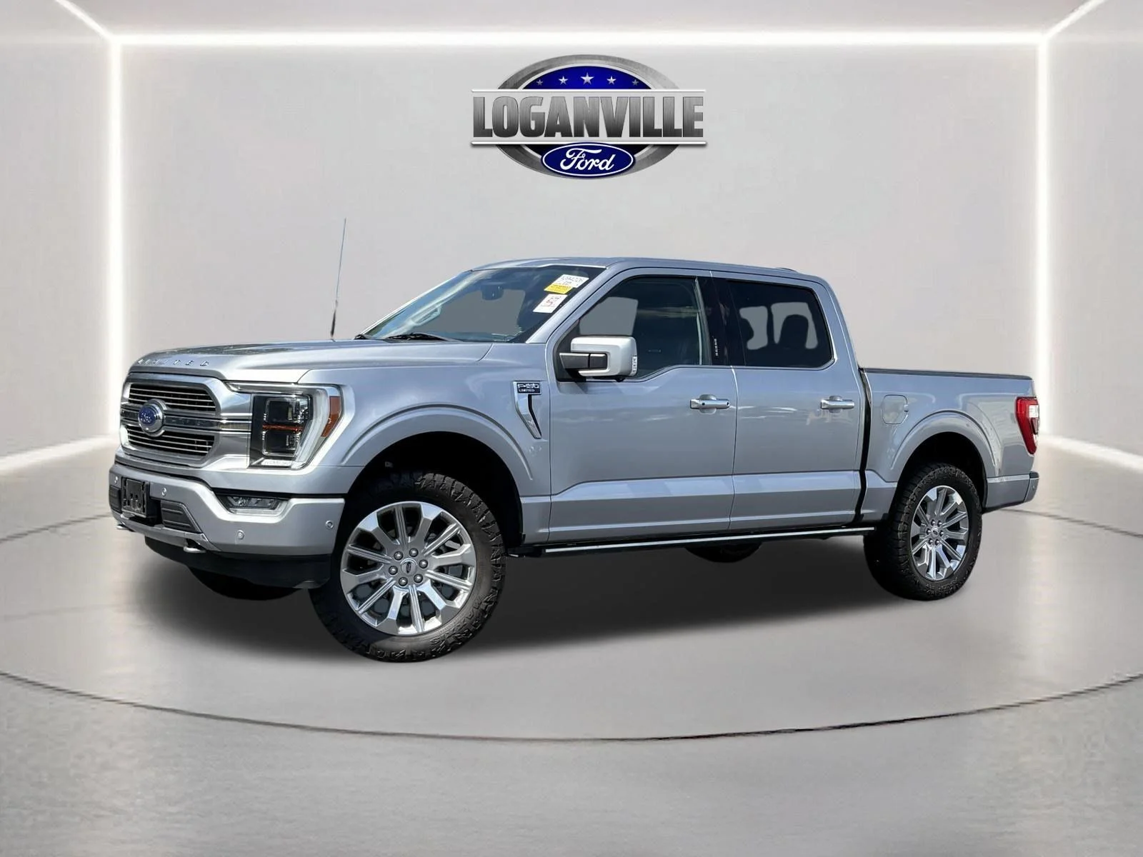 Used 2022 Silver Metallic Ford Limited image 1