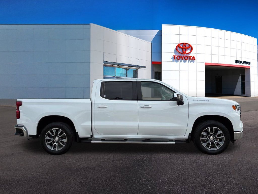 Used 2025 White Chevrolet LT image 8