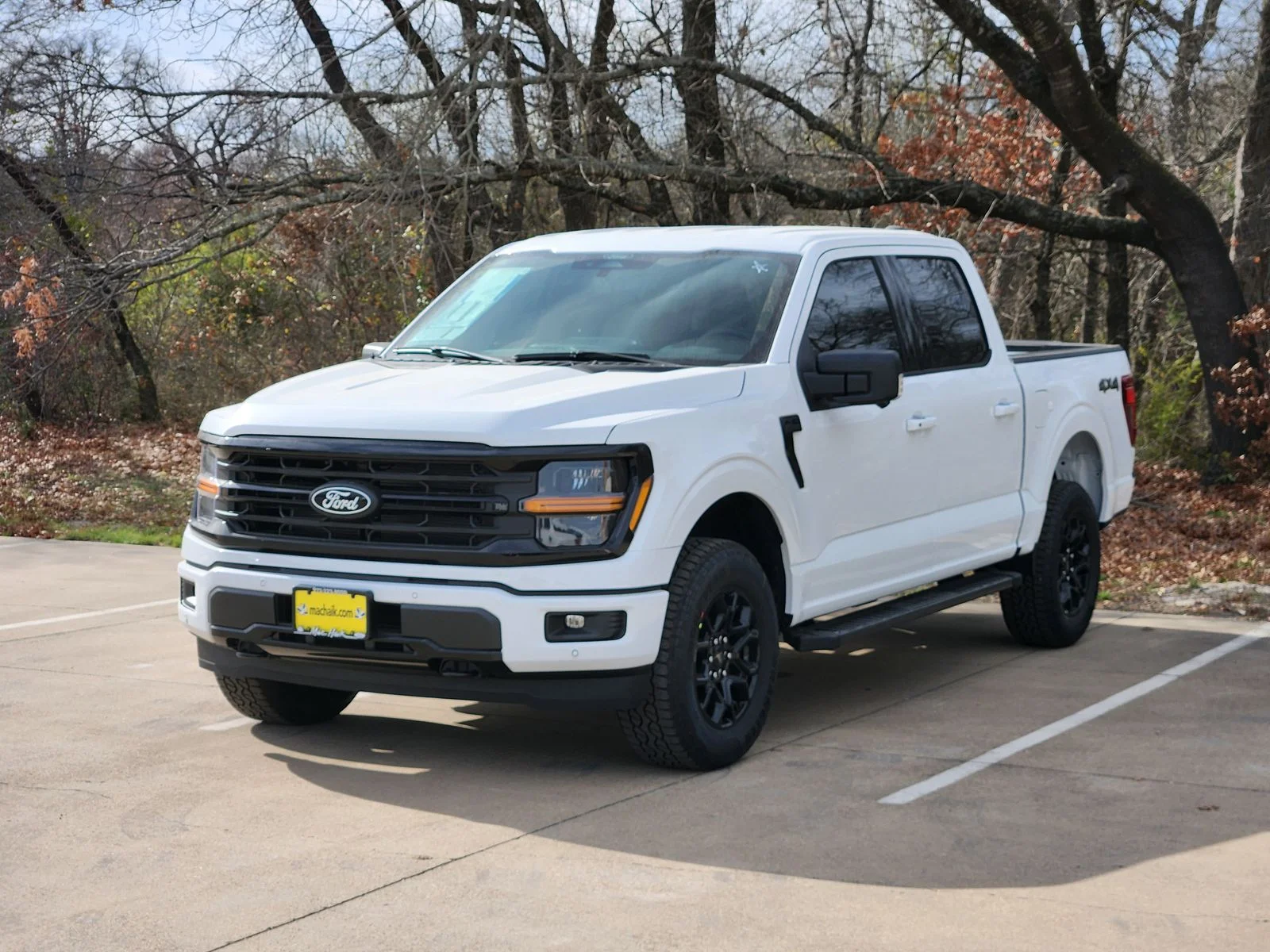 New 2026 Oxford White Ford XLT image 2