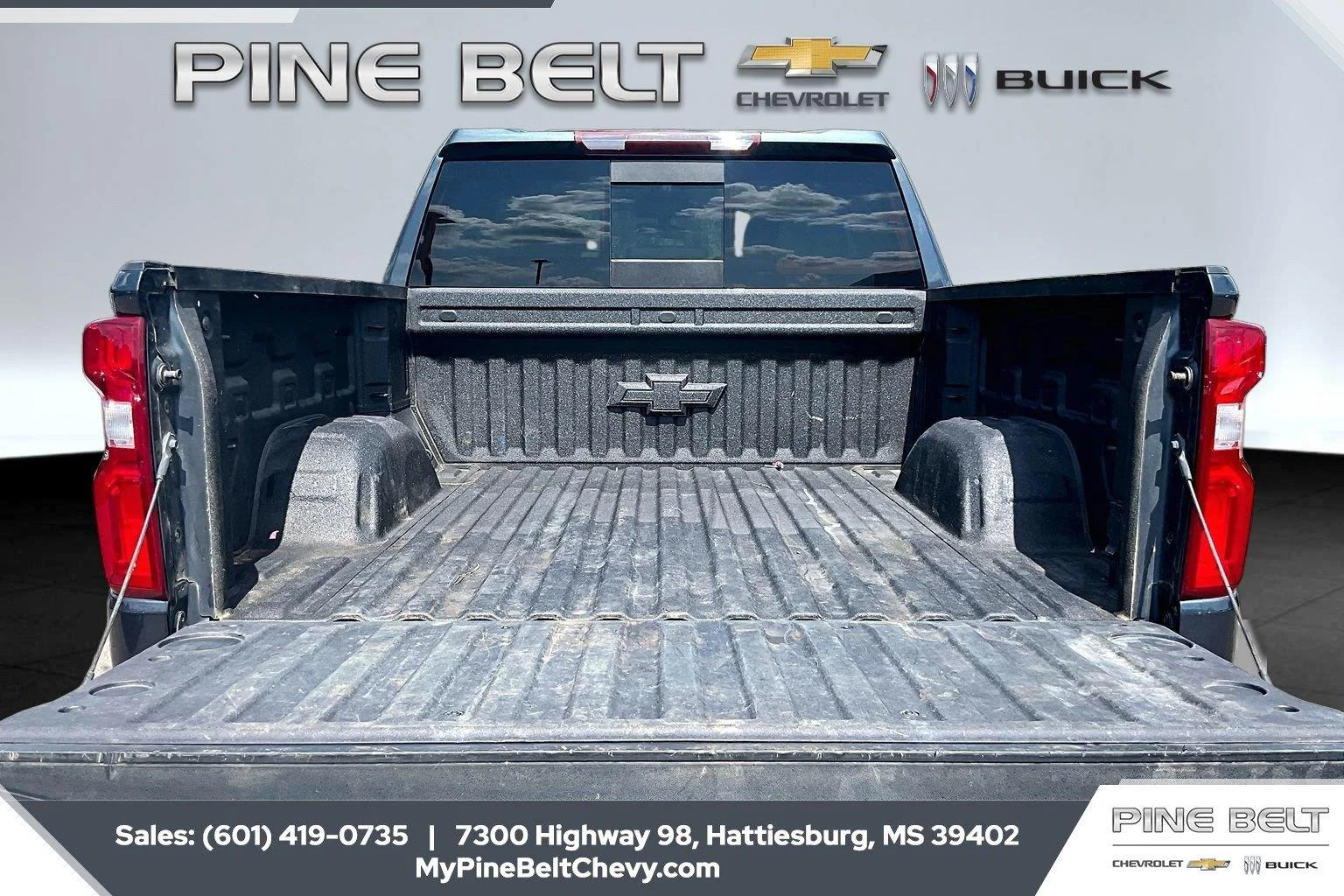 Used 2022 Shadow Gray Metallic Chevrolet RST image 5