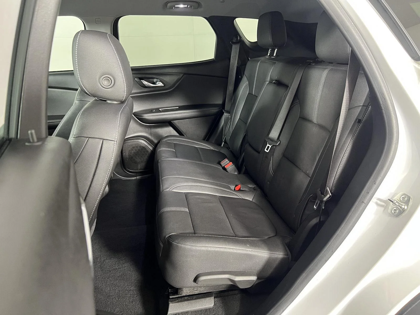 Used 2024 Summit White Chevrolet 3LT image 23