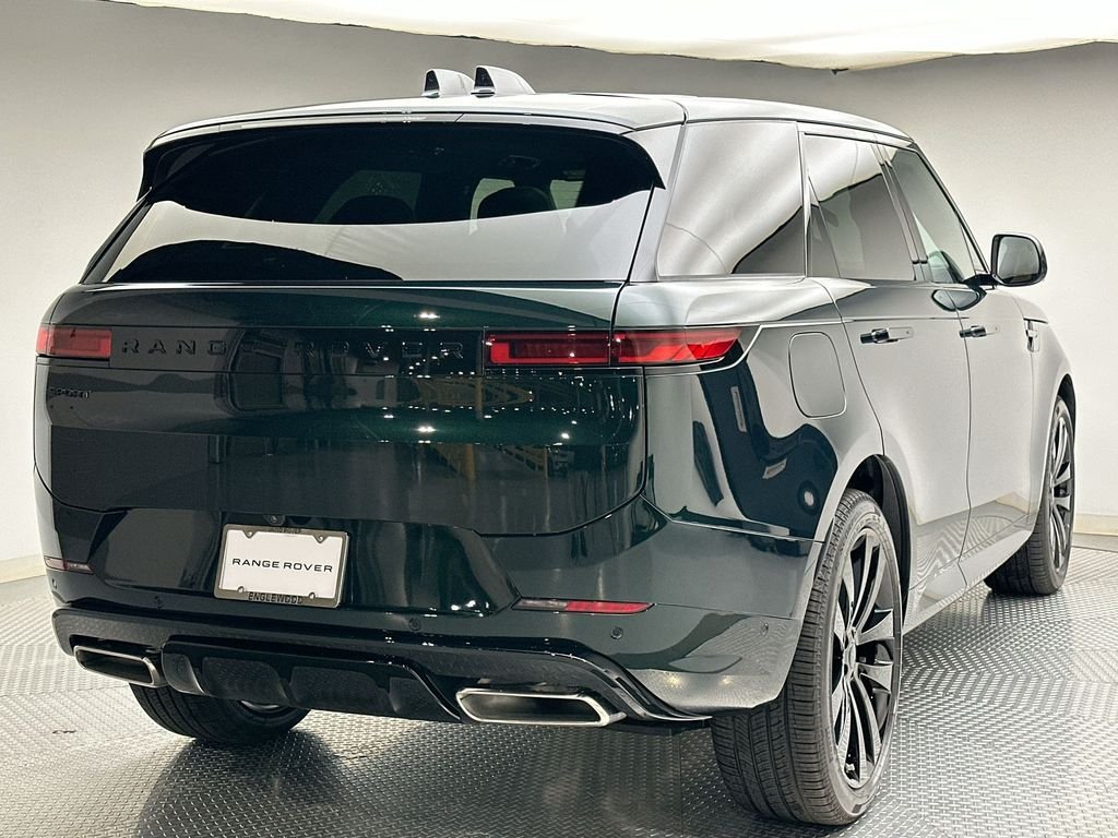 New 2026 British Racing Green SV Bespoke Ultra Met Gloss Land Rover Dynamic SE image 3