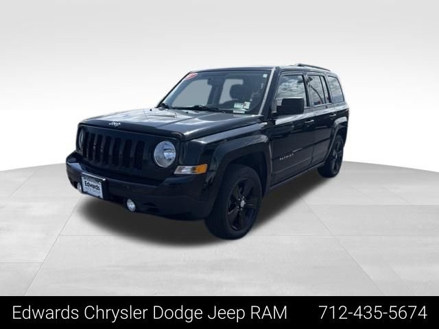 Used 2017 Black Jeep Latitude image 3