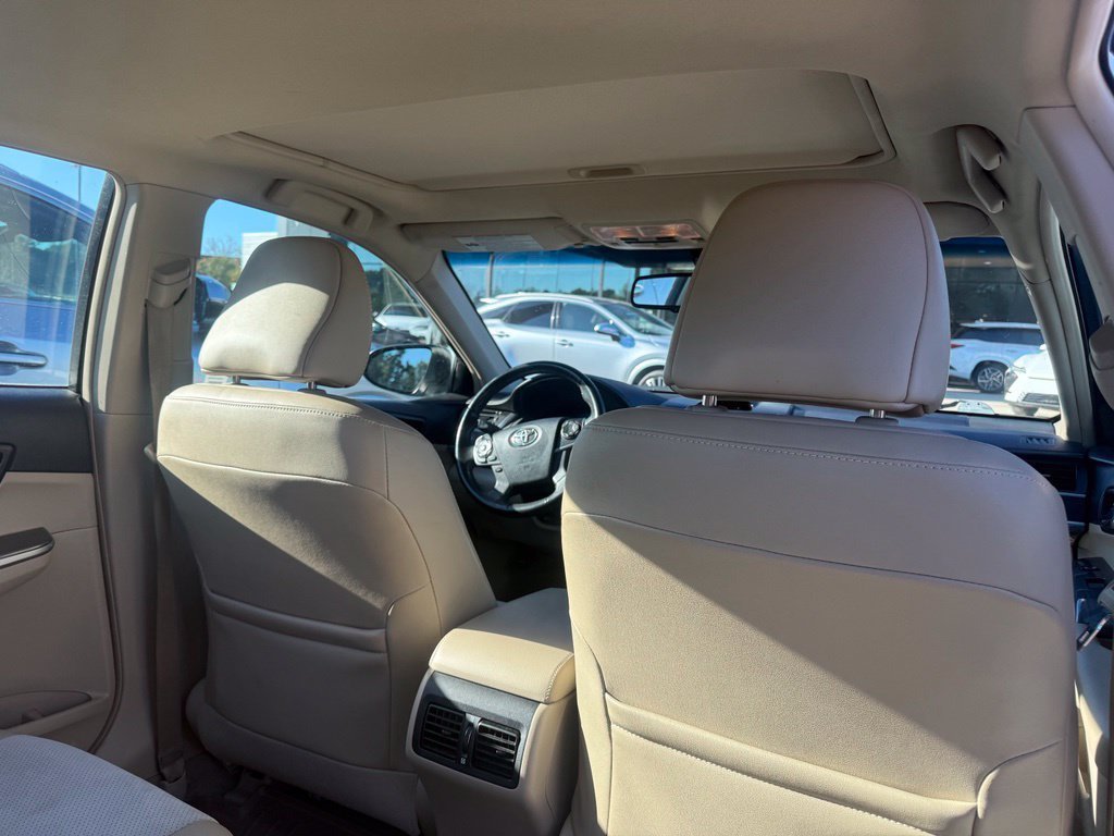 Used 2013 Super White Toyota XLE image 14