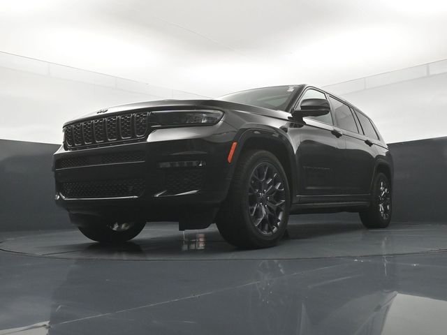 Used 2023 Black Jeep Summit image 20