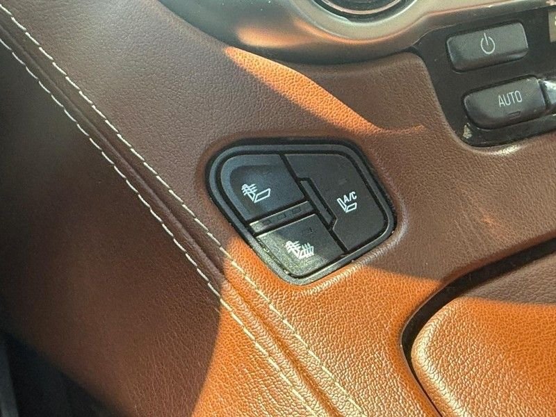 Used 2016 Pearl Chevrolet LTZ image 31