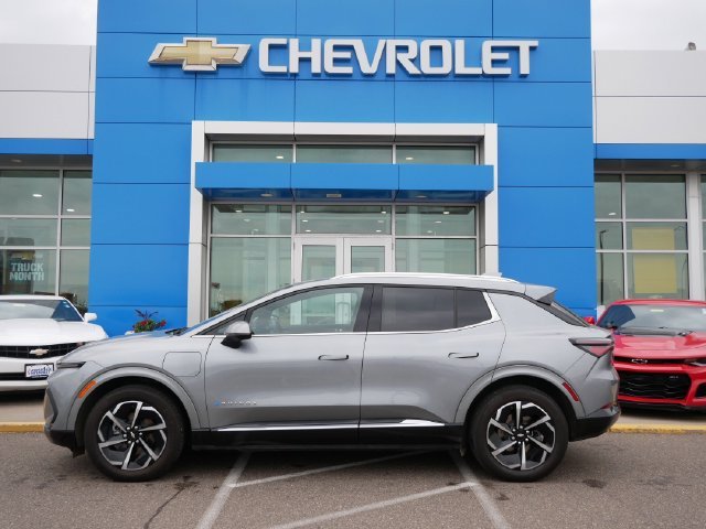 Used 2024 Chevrolet Equinox EV LT with VIN 3GN7DLRR6RS284933 for sale in Roseville, Minnesota