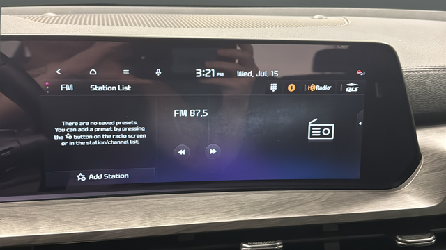 Used 2025 Black Kia SX X-Line image 31