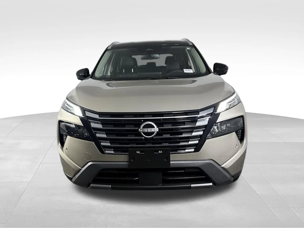 Used 2025 Champagne Silver Metallic Nissan SL image 5