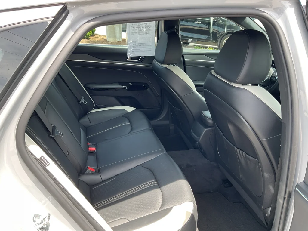 Used 2025 Wolf Gray Kia GT-Line image 13