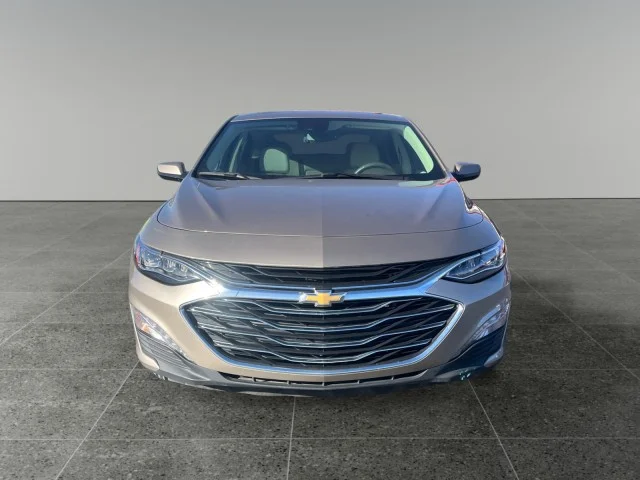 Used 2024 Mineral Gray Metallic Chevrolet 2LT image 8