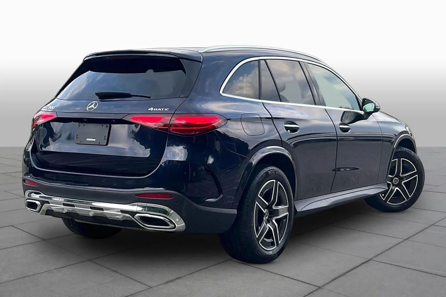 Used 2023 Nautical Blue Metallic Mercedes-Benz GLC 300 image 12
