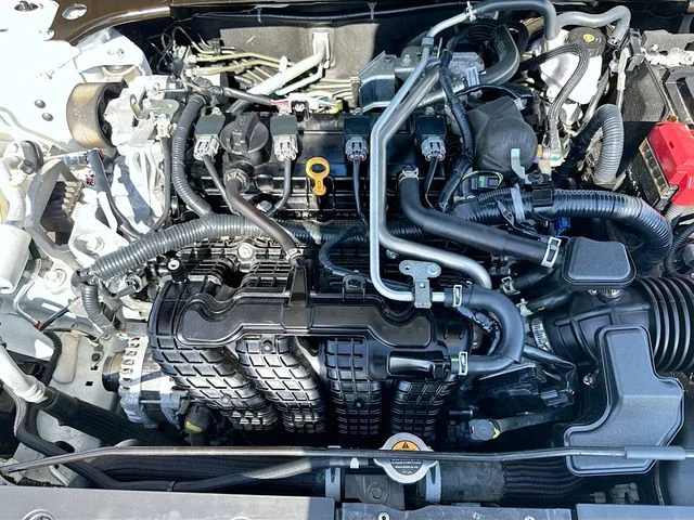 Used 2025 White Nissan 2.5 SV image 27
