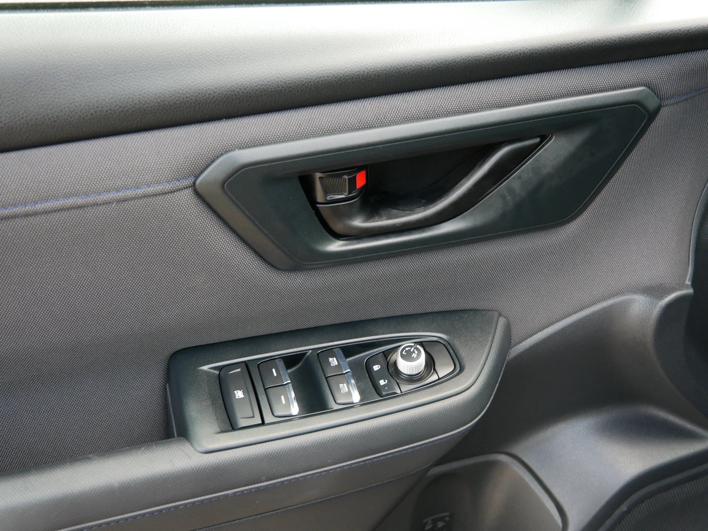 Used 2025 Magnetite Gray Metallic Subaru Premium image 20