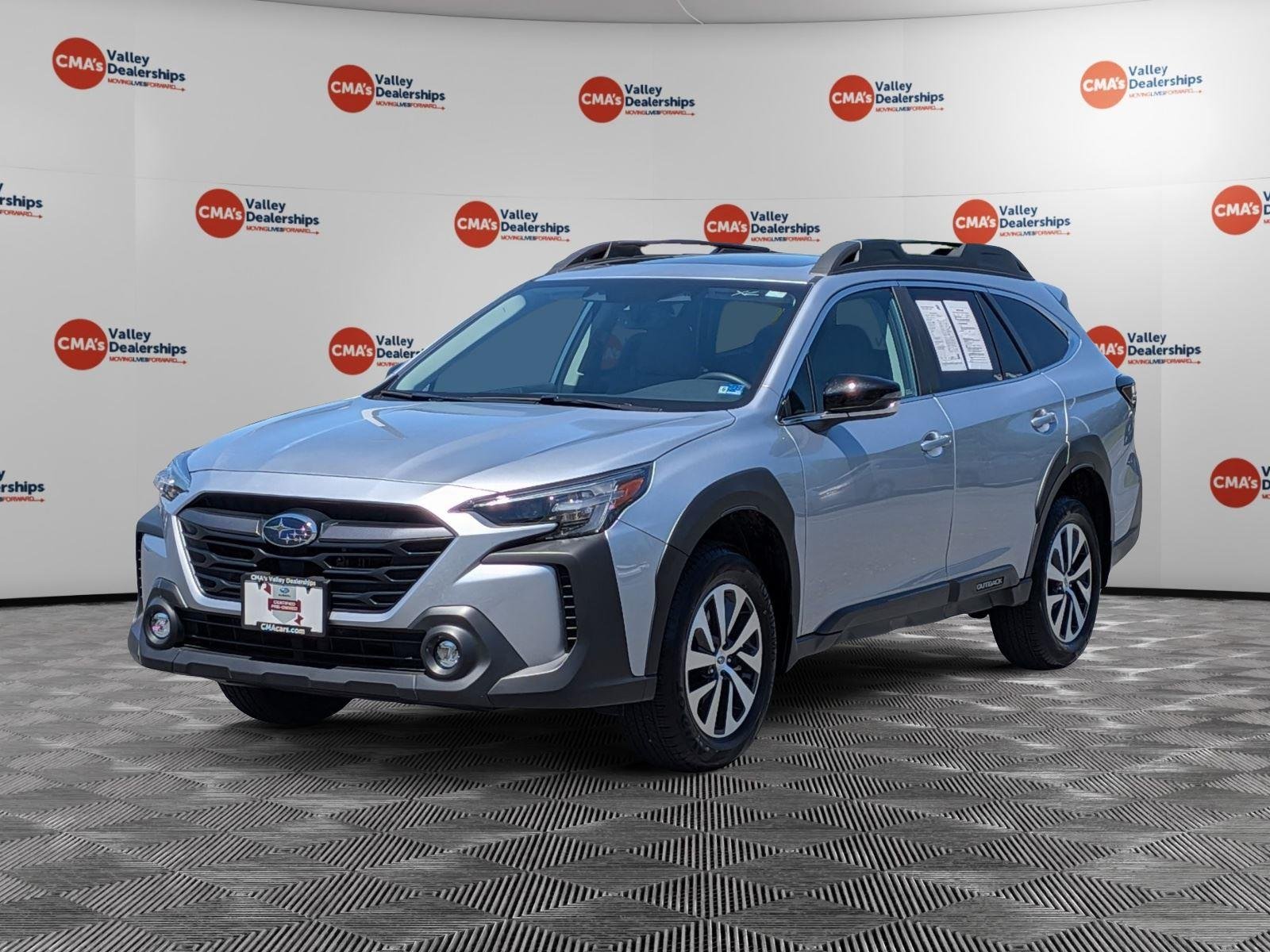 2025 Subaru Outback Premium's photo