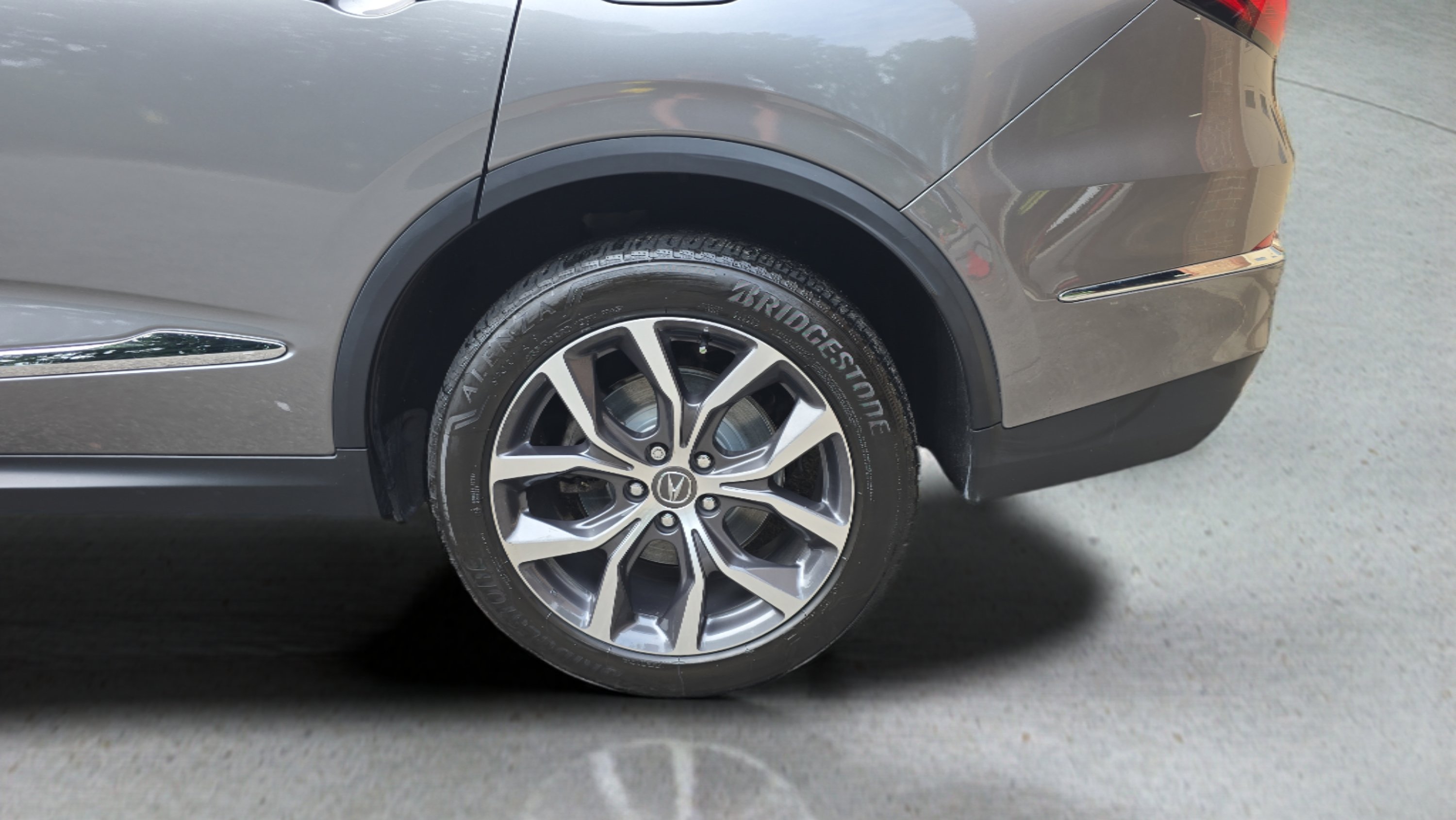 Certified Used 2024 Liquid Carbon Metallic Acura SH-AWD w/Technology Package image 10