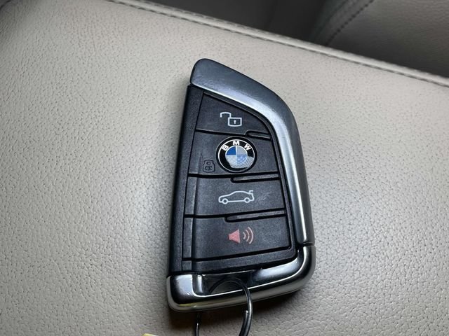 Used 2019 Blue BMW 330i xDrive image 43