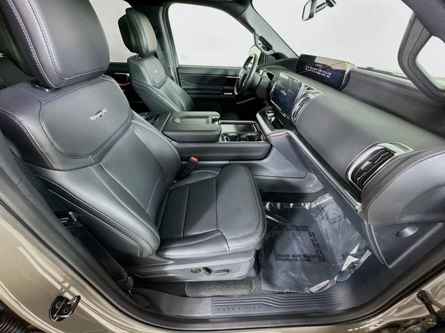 New 2027 Marsh Gray Ford Platinum image 30