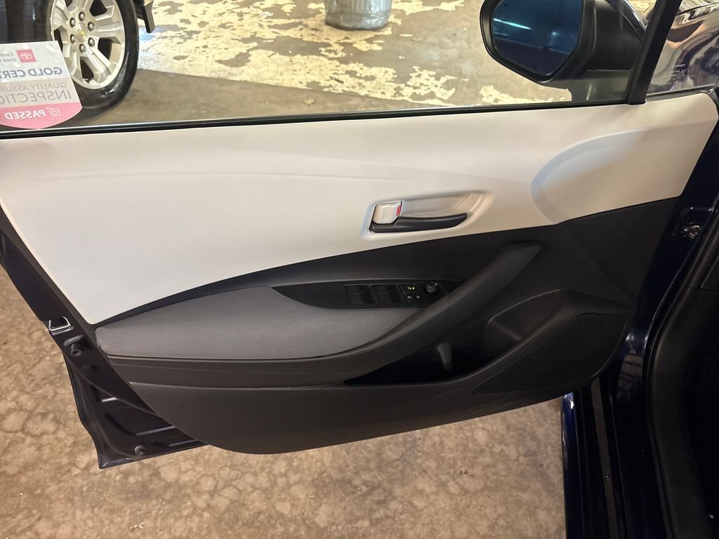 Used 2022  Toyota LE image 14