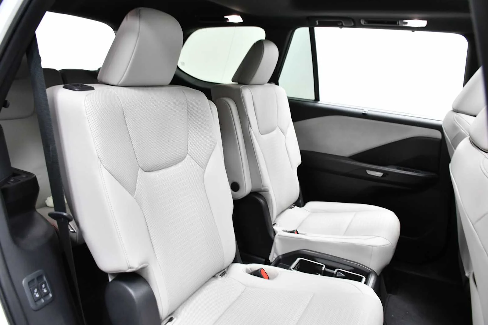 Used 2025 Wind Chill Pearl Lexus Premium image 25
