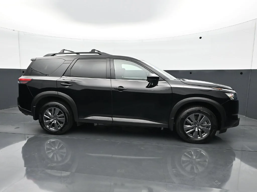 Used 2025 Super Black Nissan SV image 9