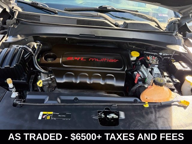 Used 2018 Silver Jeep Latitude image 11